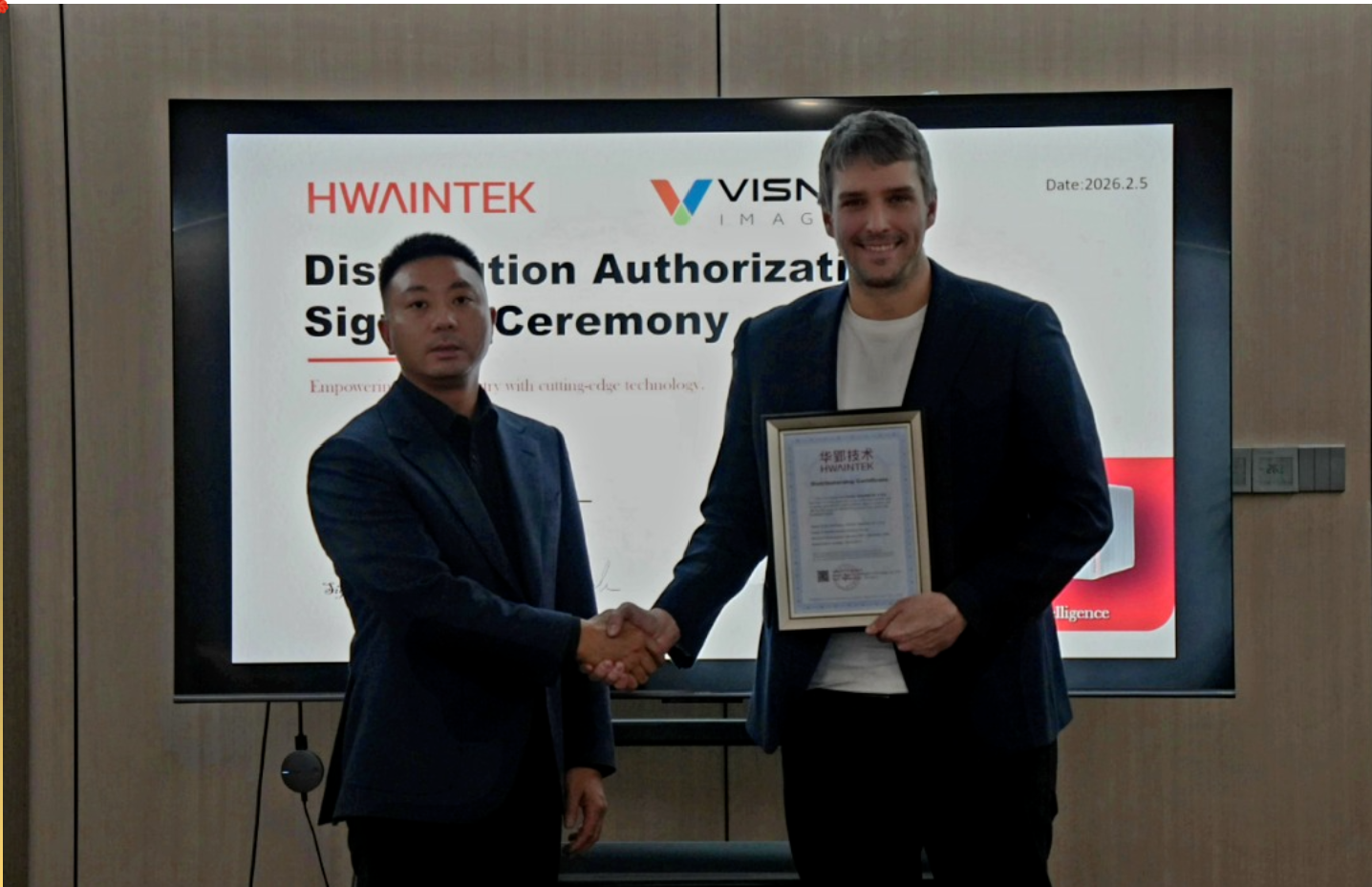 HWAINTEK Joins Hands with Visnal Imaging to Expand the European Machine Vision Market Together!